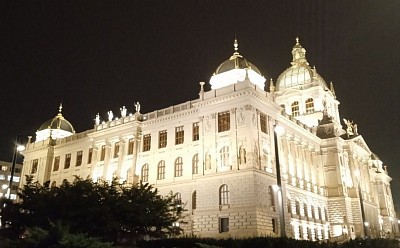 Night view of that National Museum building